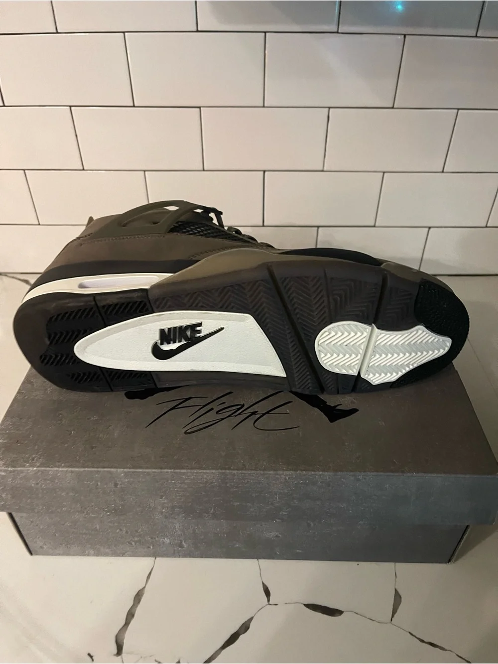 Men’s Retro 4 Cave Stone Size 14.